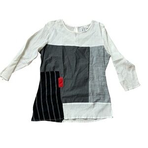 Parsley & Sage NWOT Black White Red Patchwork Graphic Gauze 3/4 Sleeve Top Sz S